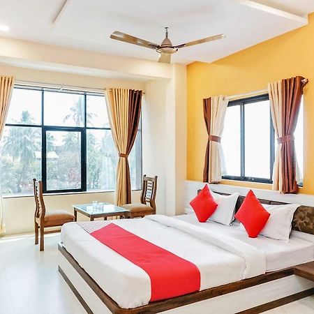 Oyo 29634 Hotel Navalai Pride Ratnagiri Bagian luar foto