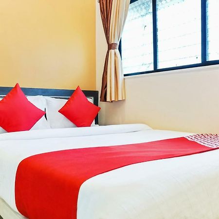 Oyo 29634 Hotel Navalai Pride Ratnagiri Bagian luar foto