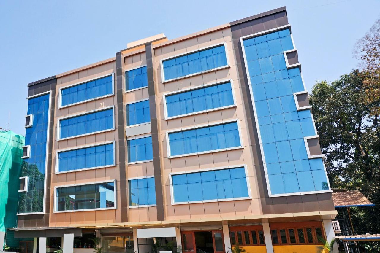 Oyo 29634 Hotel Navalai Pride Ratnagiri Bagian luar foto